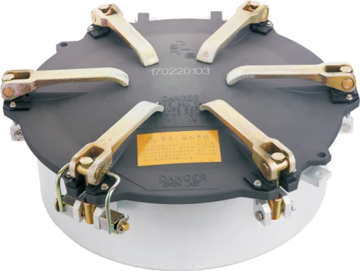 Dry bulk tanker manhole cover